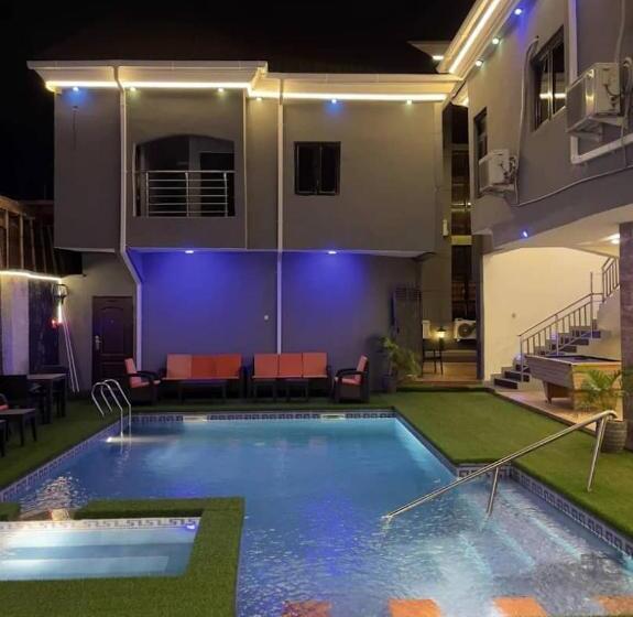 Infinite Luxury Hotels And Suites