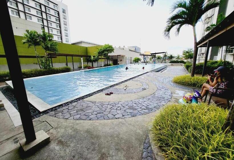 Joyce Condo @ Centrio Towers