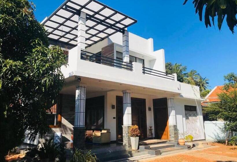 Пансион Amelie Villa