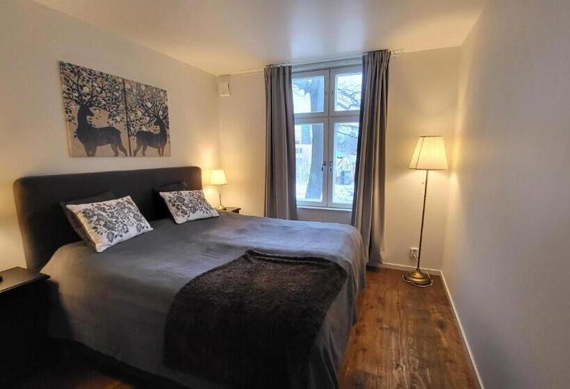 פנסיון Beautiful Lakefront House