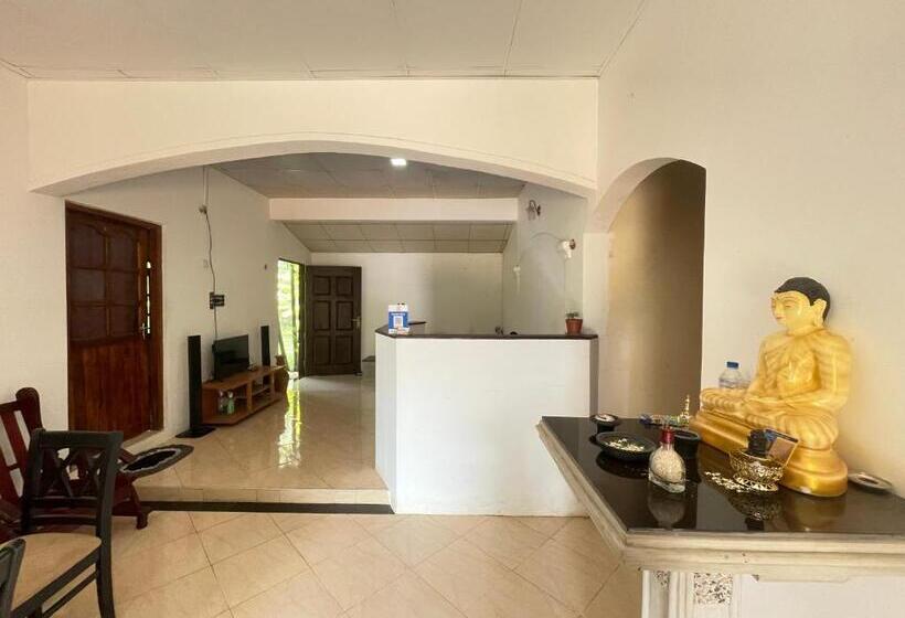 ペンション Bhawana Canal View Resort