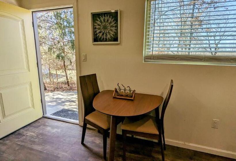 Пансион Bigfoot Hideout