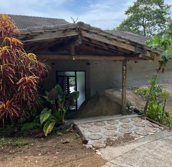 פנסיון Casa De Tuca