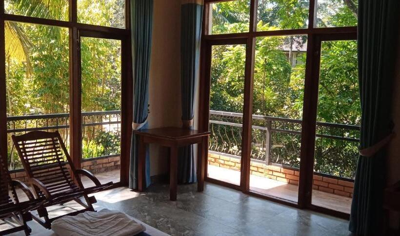 بنسيون Ecohanthana Mountain Lodge