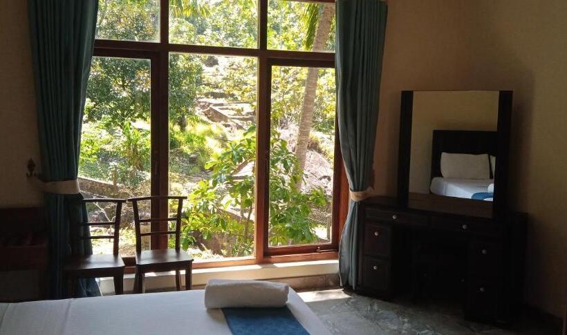 بنسيون Ecohanthana Mountain Lodge