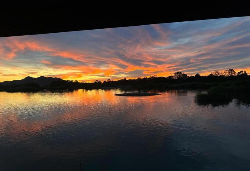 Пансион Happy Bangalow Riverside