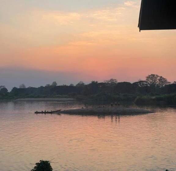 Пансион Happy Bangalow Riverside