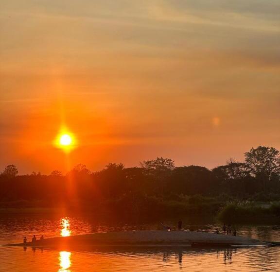 Пансион Happy Bangalow Riverside