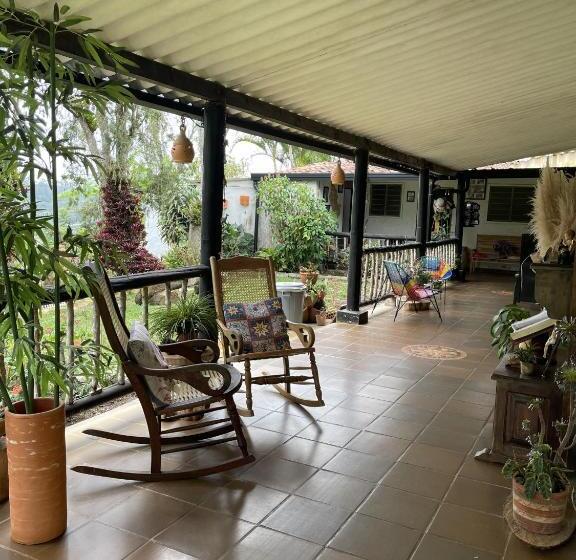 פנסיון Hostal Greenlandomesa