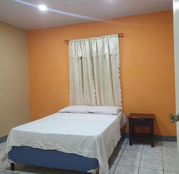 펜션 Ixoras Guest House