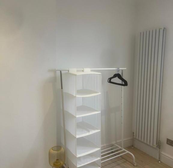 פנסיון Luxury En Suite In Modern House