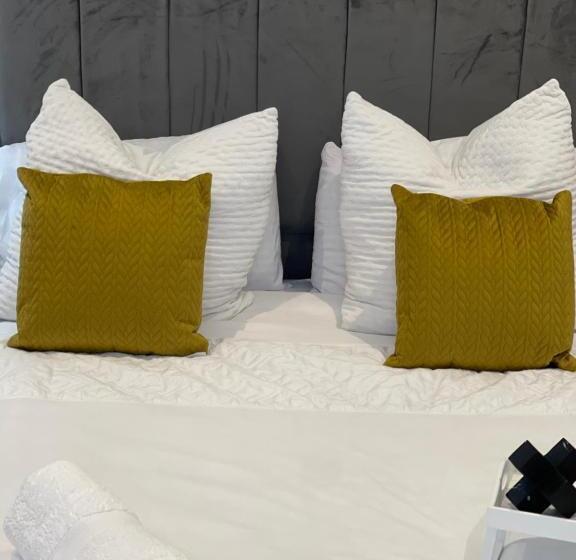 פנסיון Luxury En Suite In Modern House