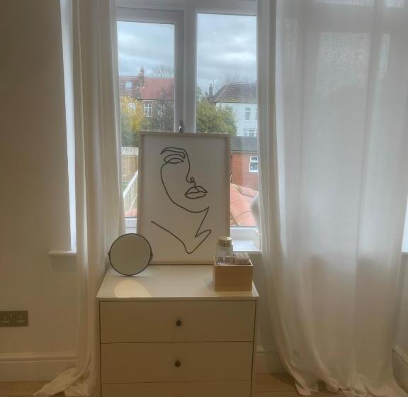 פנסיון Luxury En Suite In Modern House