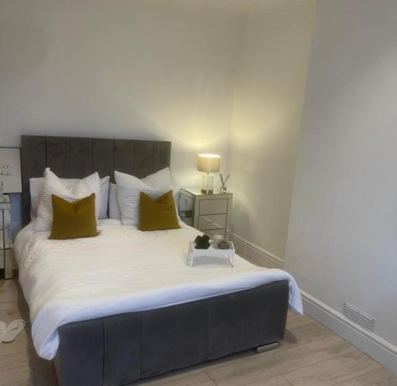 פנסיון Luxury En Suite In Modern House