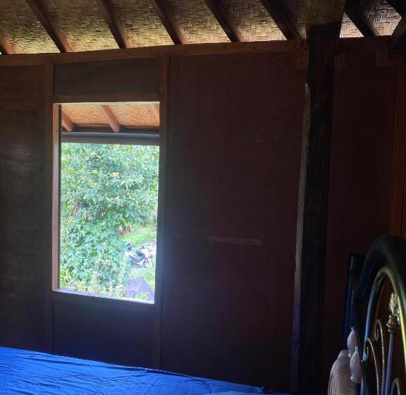 פנסיון Mesari Cottage Guest House