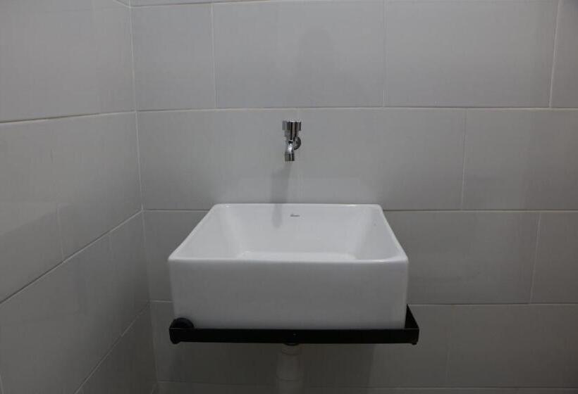 פנסיון Mesari Cottage Guest House