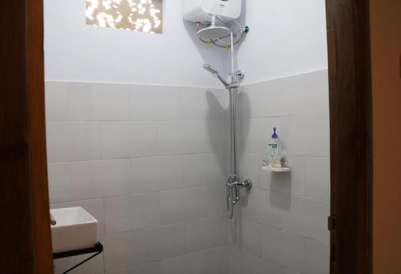 פנסיון Mesari Cottage Guest House