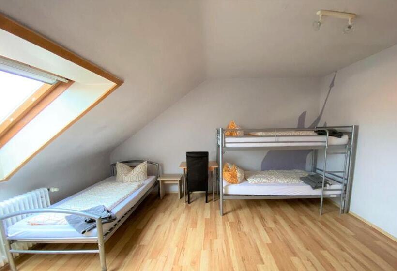 펜션 Monteurzimmer   Karlsbad