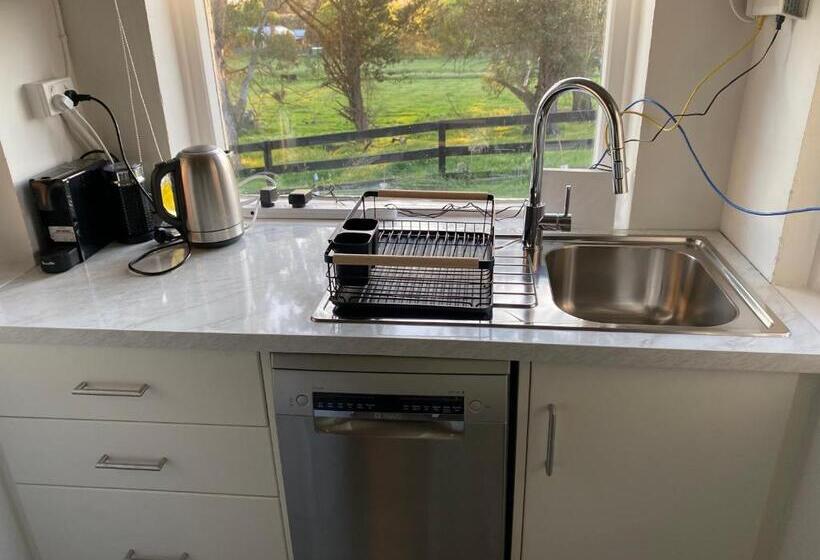 Пансион Mount Charles Homestead