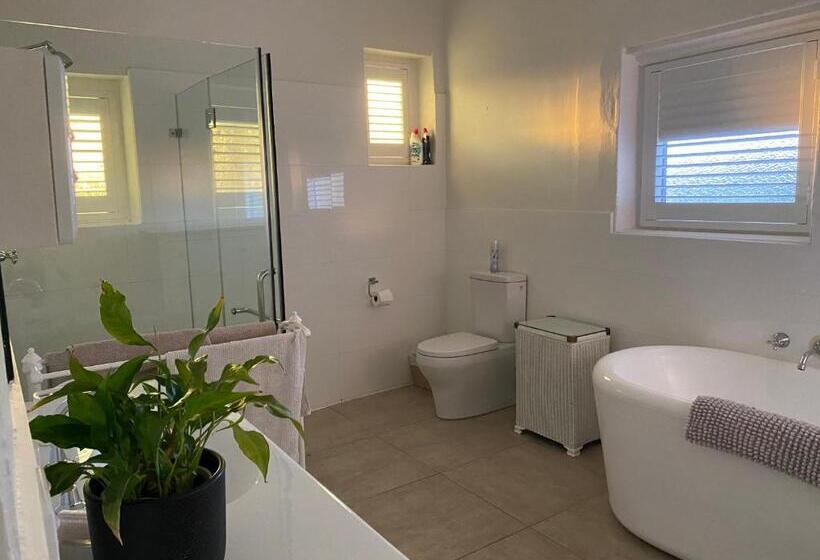 Пансион Mount Charles Homestead