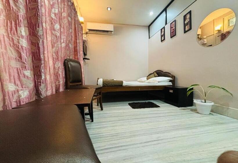 פנסיון N N Residency