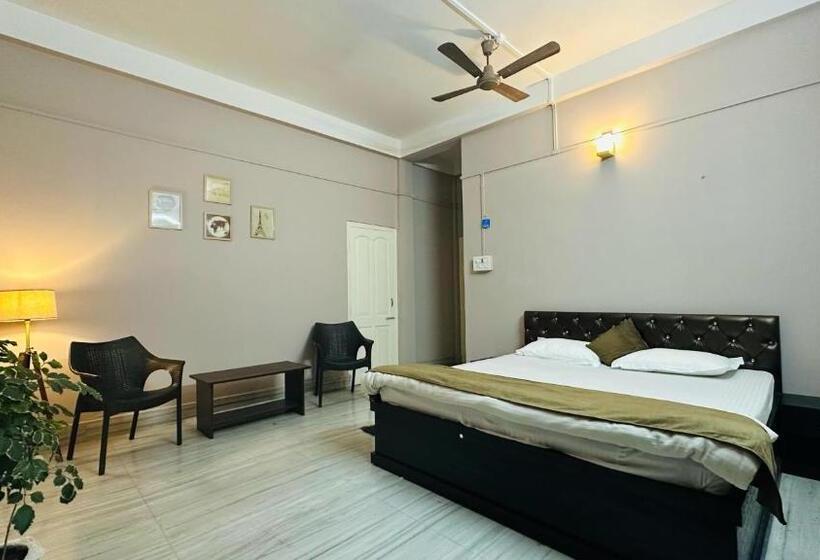 פנסיון N N Residency