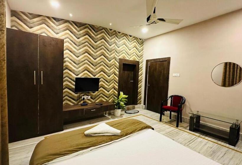 פנסיון N N Residency