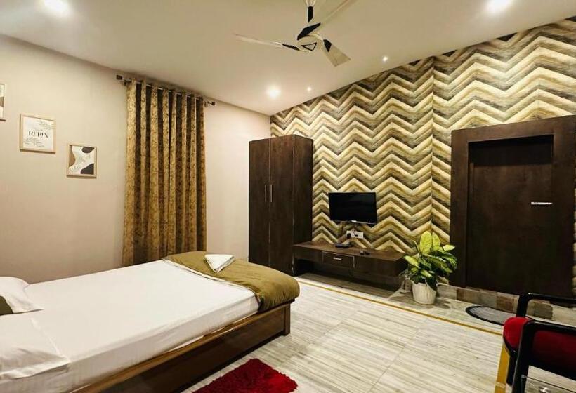 פנסיון N N Residency