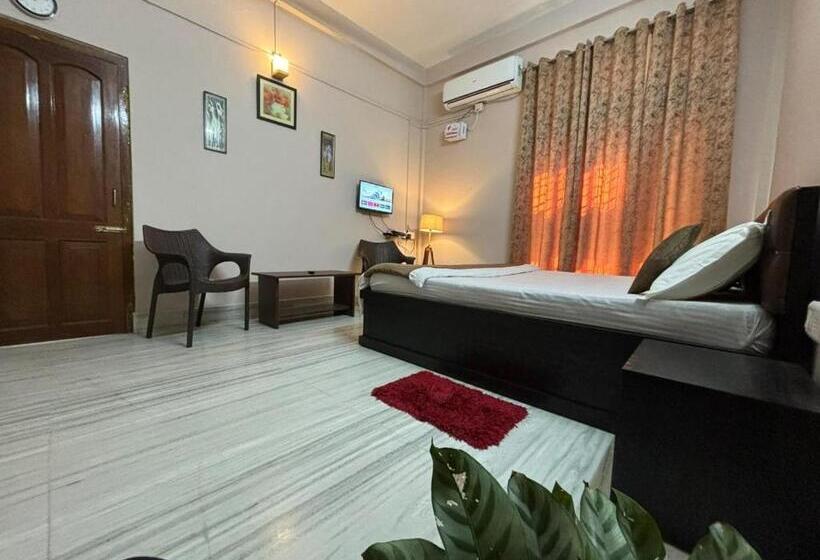 פנסיון N N Residency