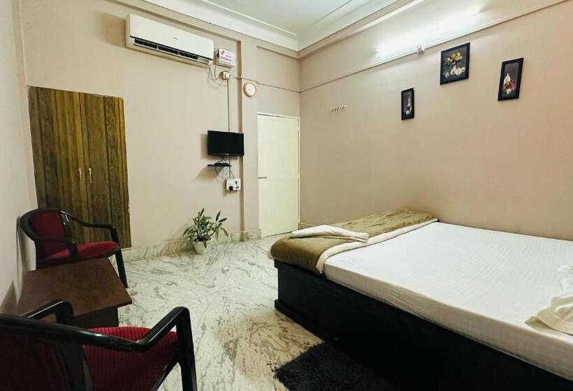 פנסיון N N Residency