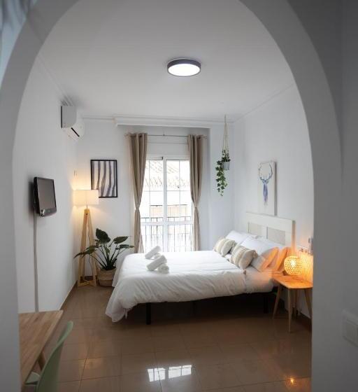 פנסיון Naim Guest House Nerja