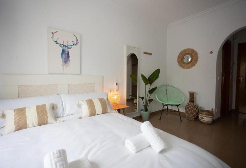 פנסיון Naim Guest House Nerja