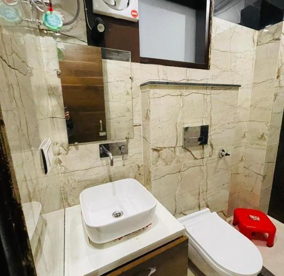 פנסיון Nirmal Homes