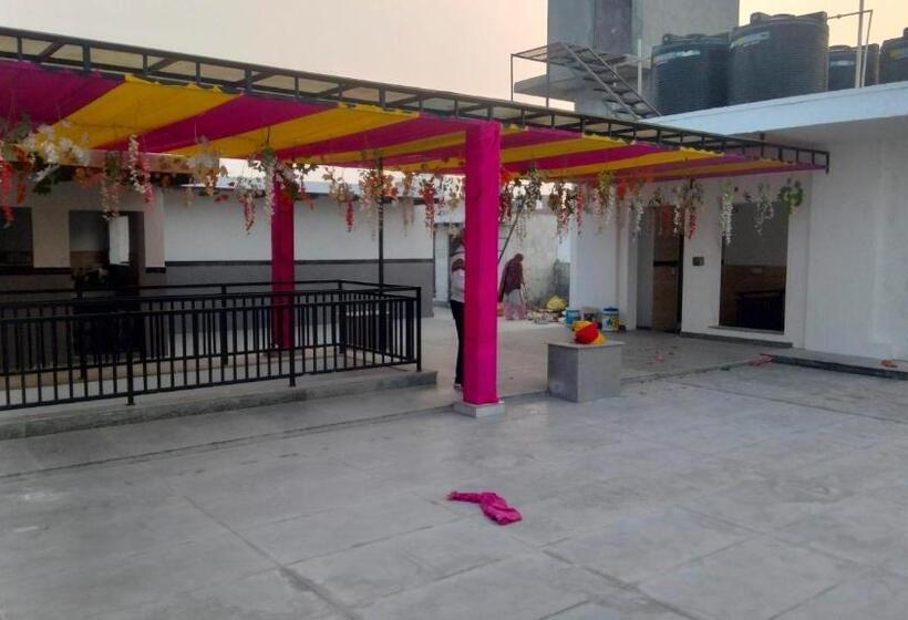 פנסיון Nirmal Homes