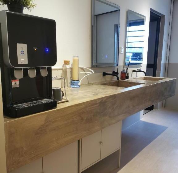 ペンション Number Six Smart Guest House