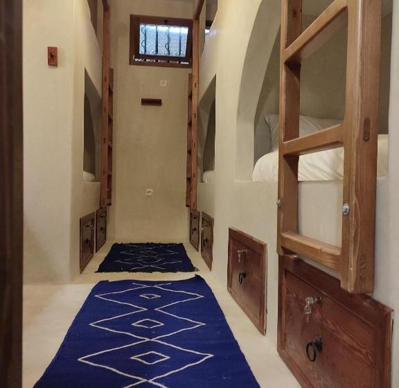 بنسيون Private Room In Apartment Tov