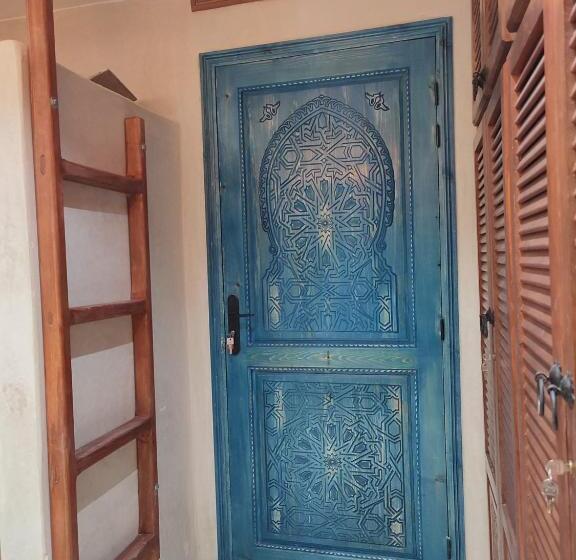 بنسيون Private Room In Apartment Tov