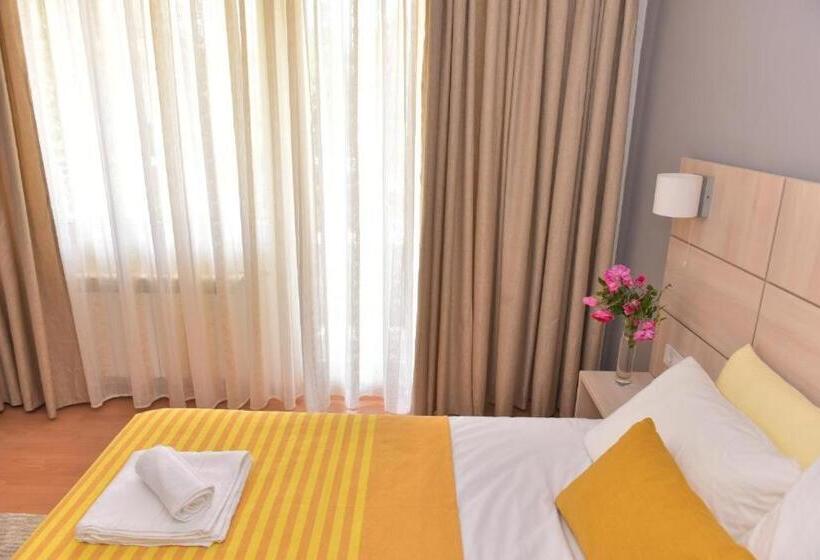 پانسیون Villa Vlae