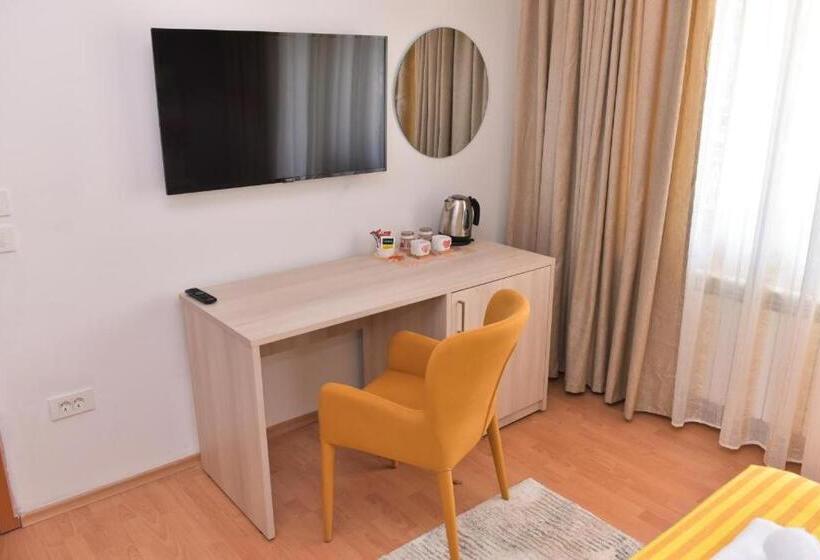 پانسیون Villa Vlae