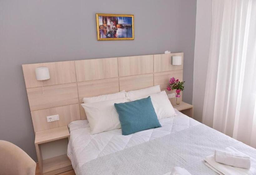 پانسیون Villa Vlae