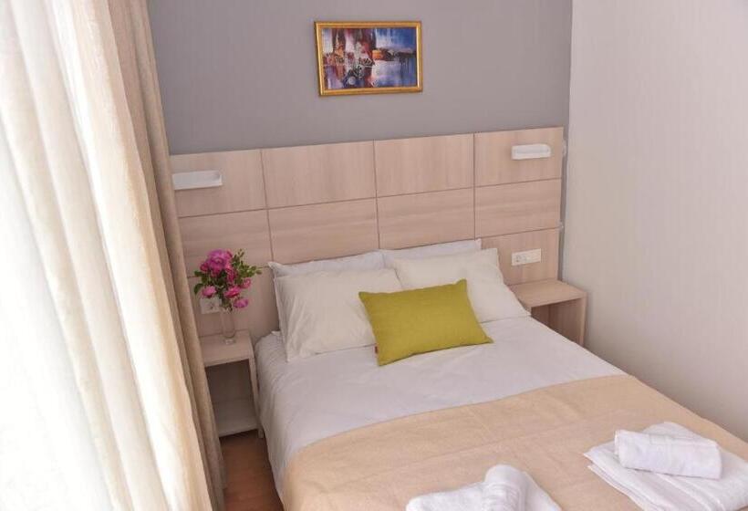 پانسیون Villa Vlae