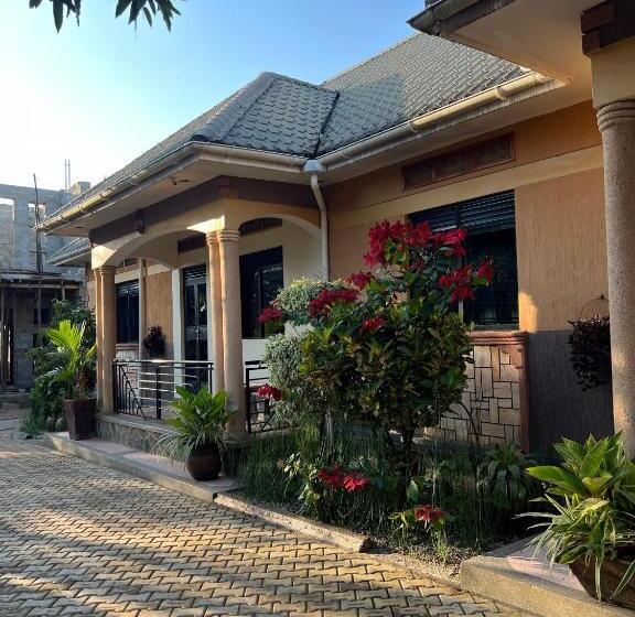 پانسیون Tropical Oasis Retreat