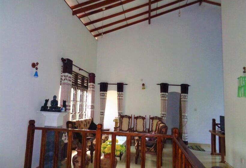 Пансион Villa Anura