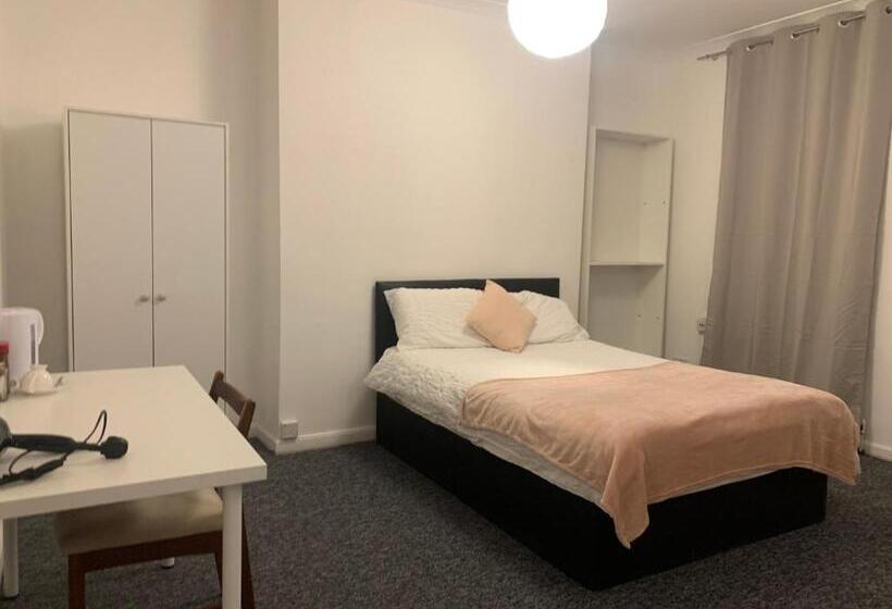 پانسیون Warren Street Guest House