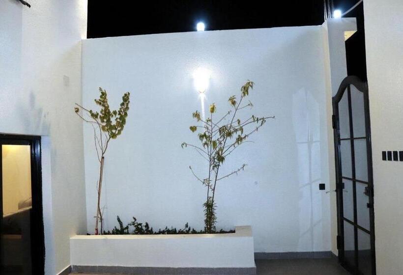 리조트 نيلوفر بيتي