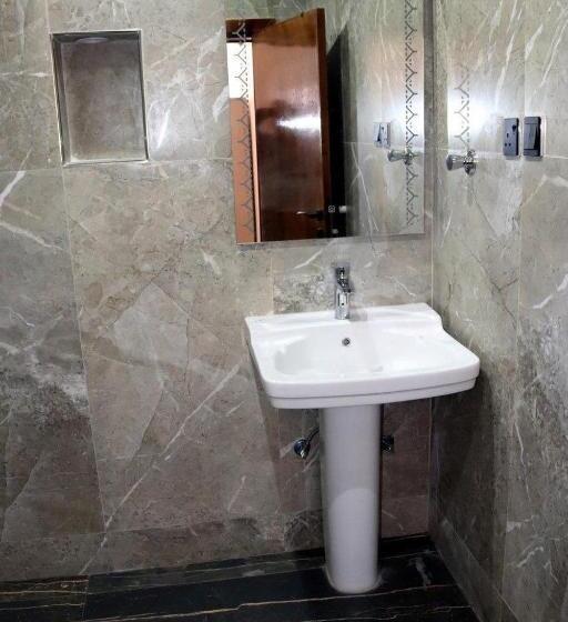 리조트 نيلوفر بيتي