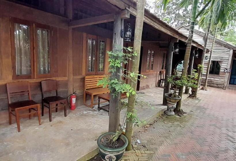 استراحتگاه Tina Lakeside Ao đôi Phước Hải