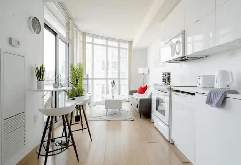 هاستل Royal Inn