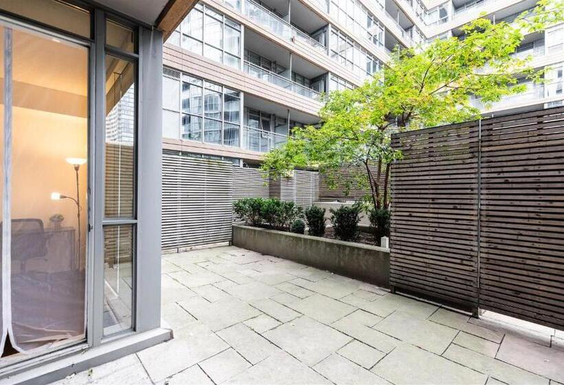 هاستل Royal Inn