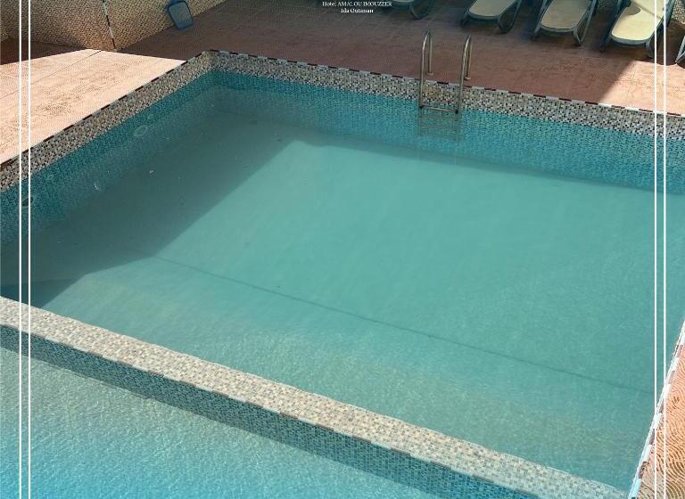 تختخواب و صبحانه Amalou